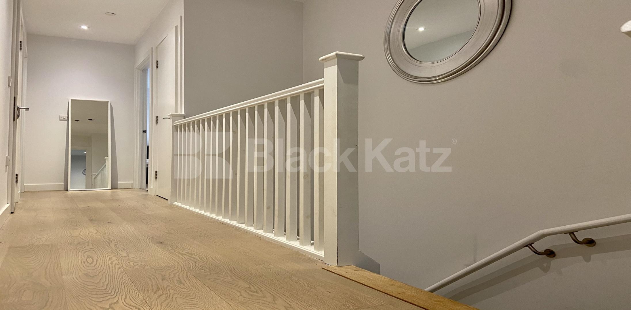 			NEW INSTRUCTION , 3 Bedroom, 1 bath, 1 reception Apartment			 Victory Place Trafalgar Place , Elephant and Castle / Borough 